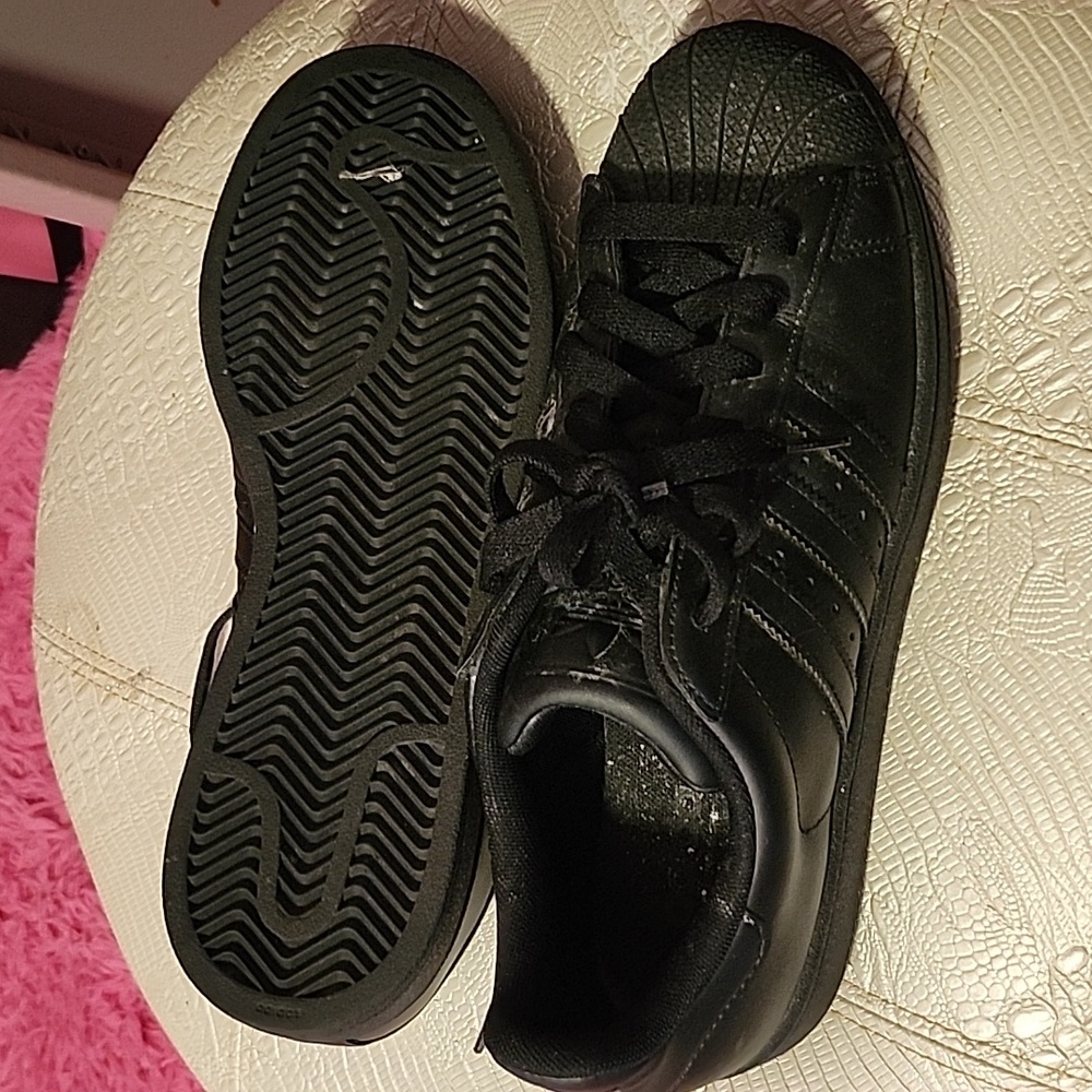 adidas  men size 9 shelltoe Preowned/used Needs Tlc